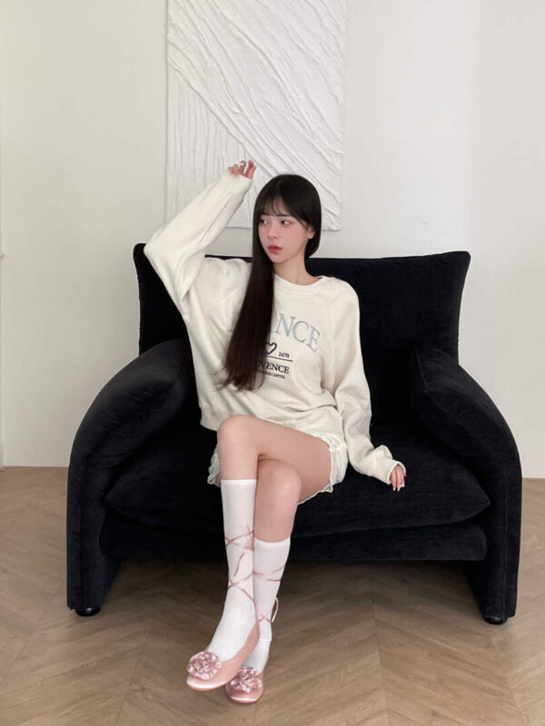 F21 曼哈頓少女刺繡圓領寬鬆衛衣