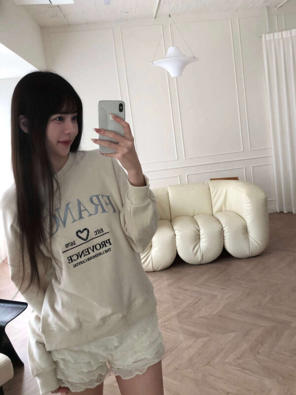 F21 曼哈頓少女刺繡圓領寬鬆衛衣