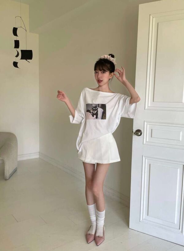 P69 Nubia紐比貴族小貓斜肩設計棉tee