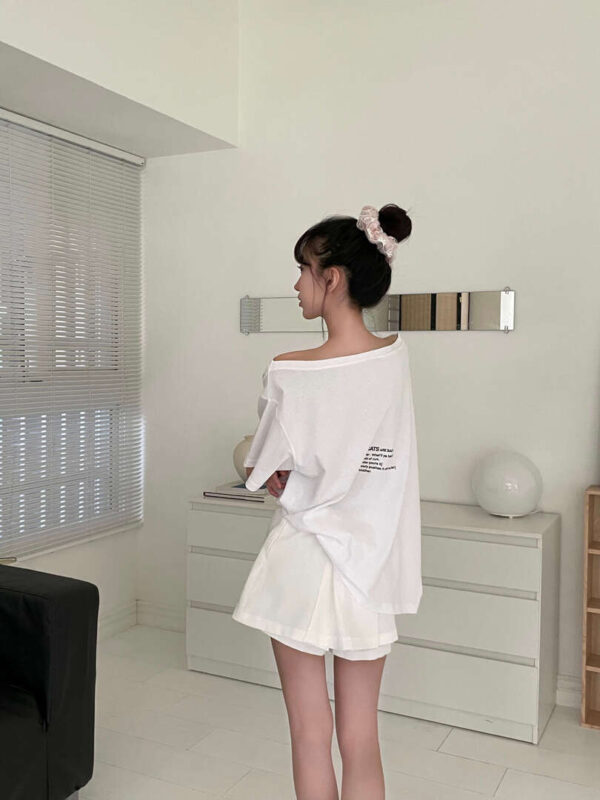 P69 Nubia紐比貴族小貓斜肩設計棉tee