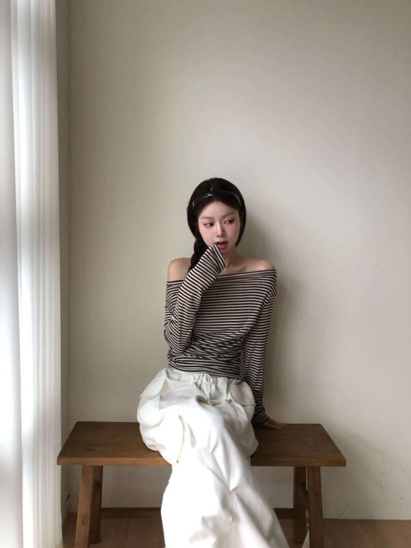 9 V06 貝絲的柔軟條紋薄款針織上衣