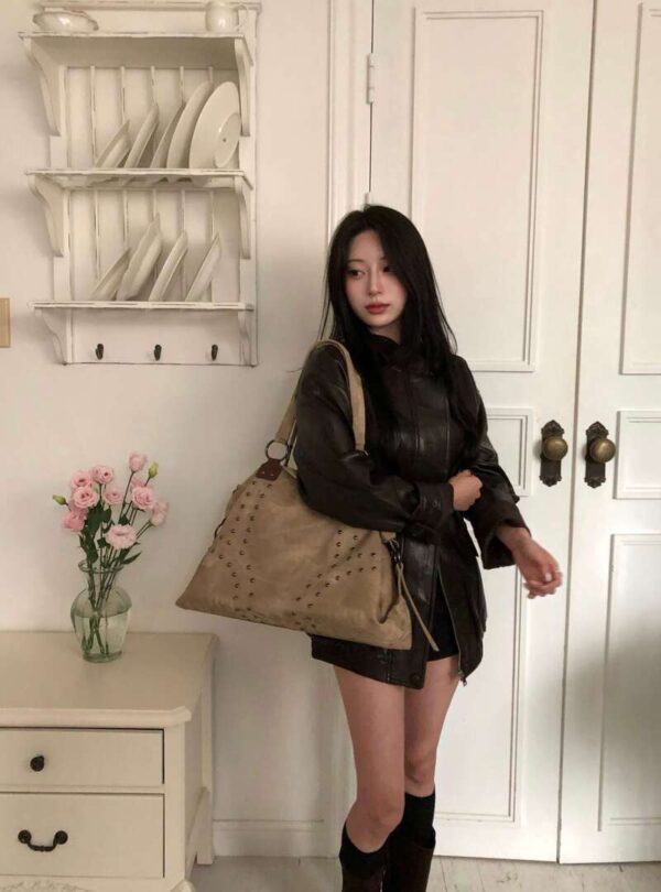 1 (17) V60 溫蒂的低腰時髦卯釘絨面短褲