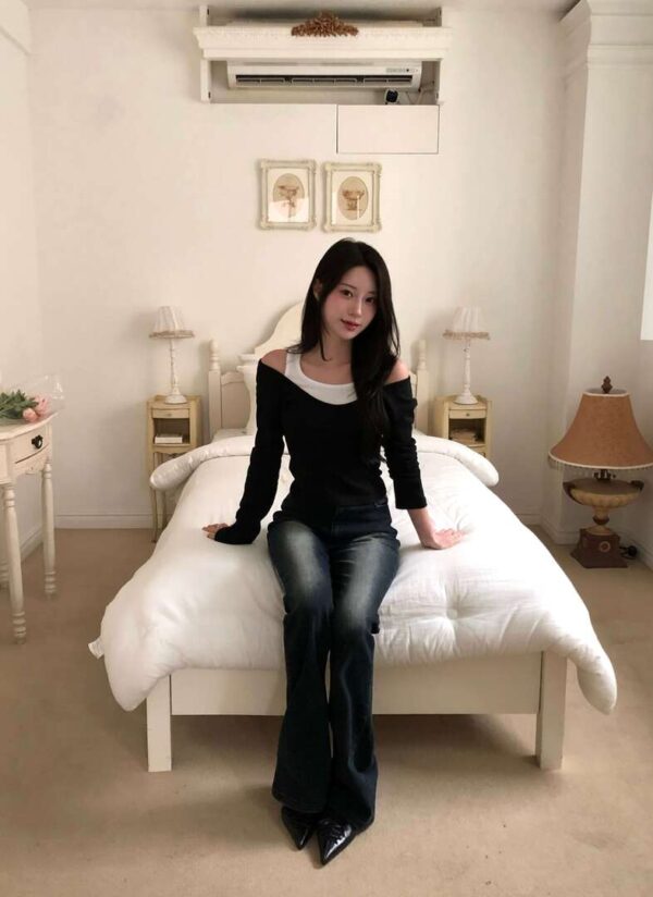 1 (27) V56 克羅貝娜的薄款彈力顯瘦喇叭牛仔褲