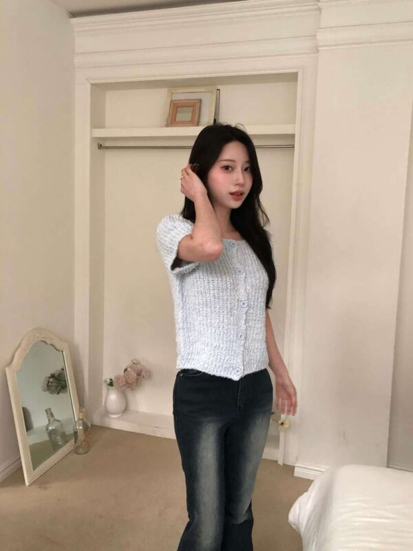 1 (28) V56 克羅貝娜的薄款彈力顯瘦喇叭牛仔褲