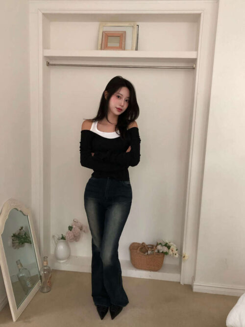 V56 克羅貝娜的薄款彈力顯瘦喇叭牛仔褲