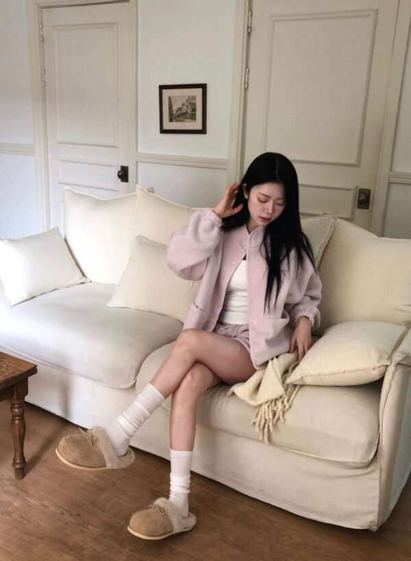 W11 萊伊baby pink的羊羔毛短褲