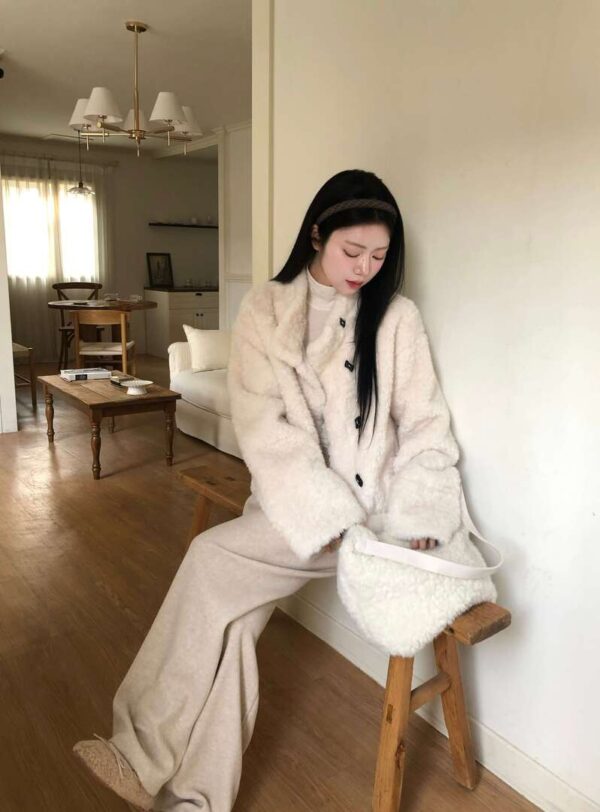 W01 Hanna哈娜的格紋毛毛外套+毛毛包