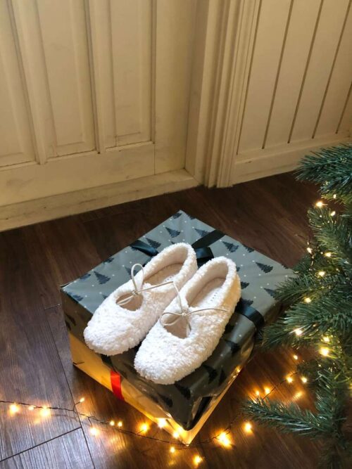 W37 沃思堡的奶油白蝴蝶結毛毛瑪莉珍鞋