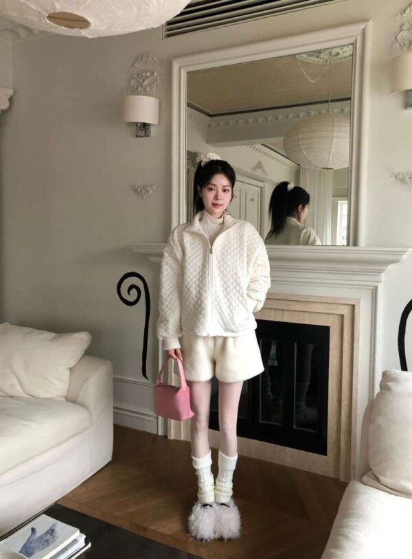 Y33 埃莉諾的小綿羊毛毛鬆緊腰短褲