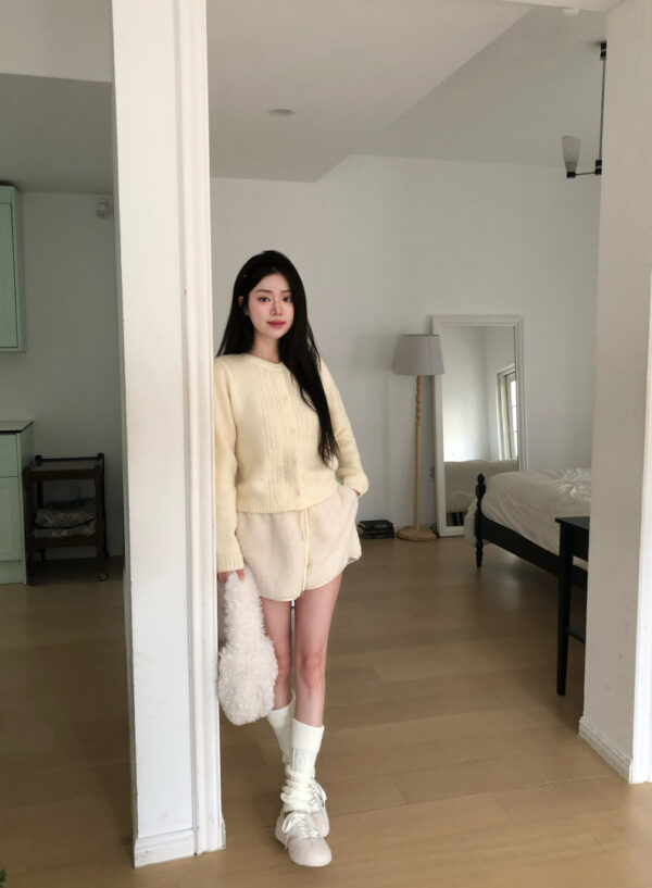 Y27 維爾拉的捲捲絨毛鬆緊腰短褲