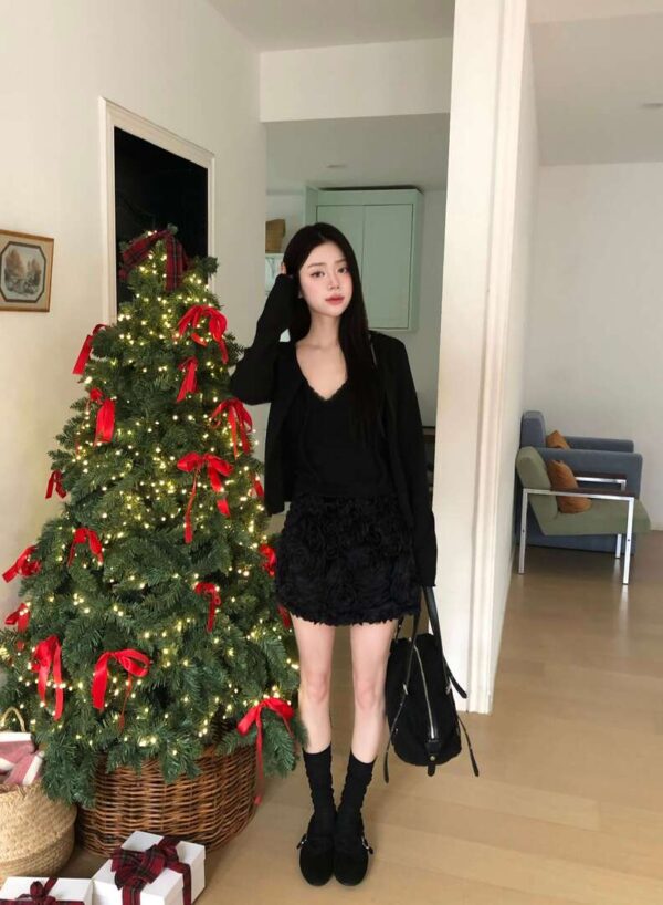 Y16 冬日柏林街頭的絨毛玫瑰短裙