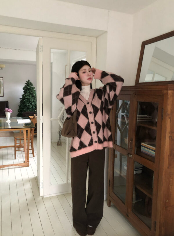 W30 羅茜的草莓可麗露菱格毛毛外套