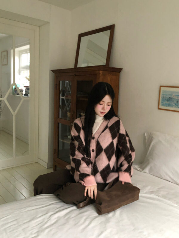 W30 羅茜的草莓可麗露菱格毛毛外套