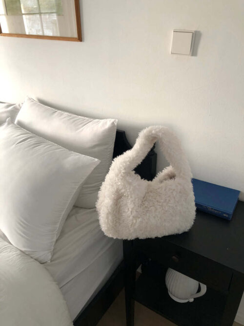 Y48 克蘿伊的純白毛毛小手提包