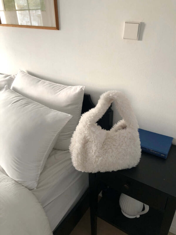 Y48 克蘿伊的純白毛毛小手提包