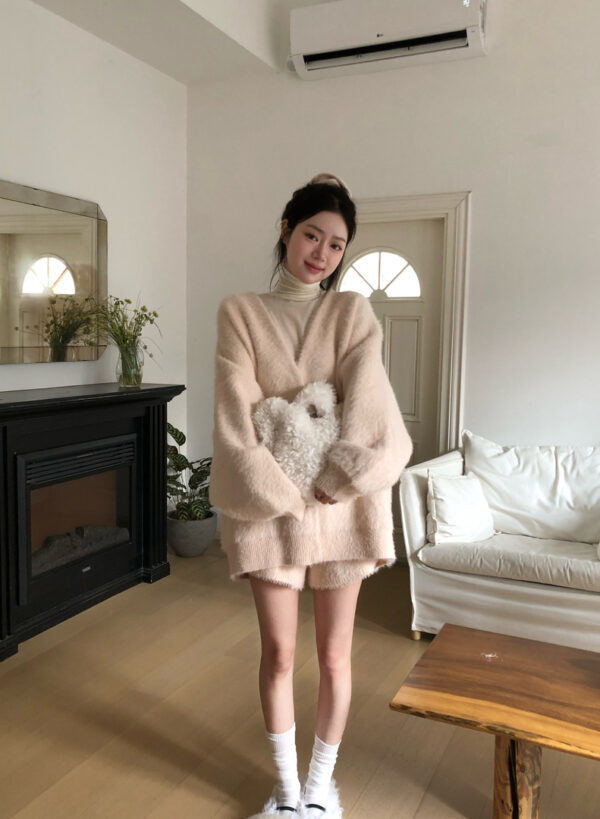 Y08 Seville塞維亞的柔粉短絨毛外套