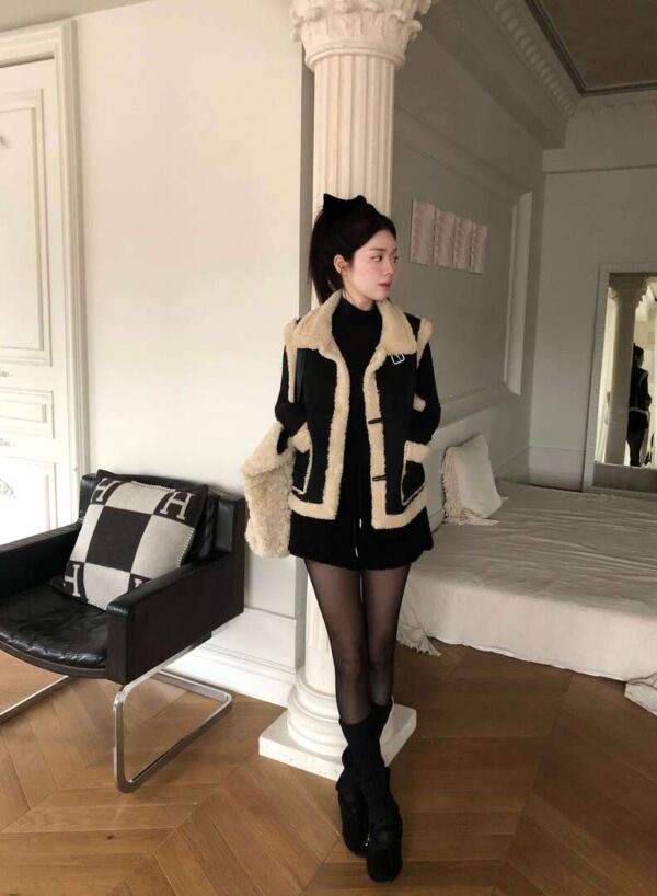 Y52 克拉瑪的麂皮絨毛牛角扣背心外套