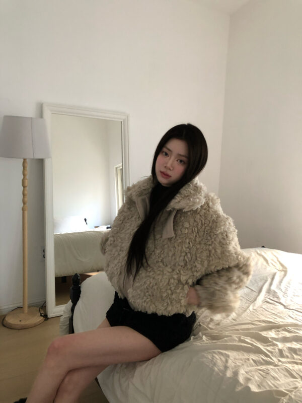 Y29 Giverny吉維妮的捲Q小羊毛外套