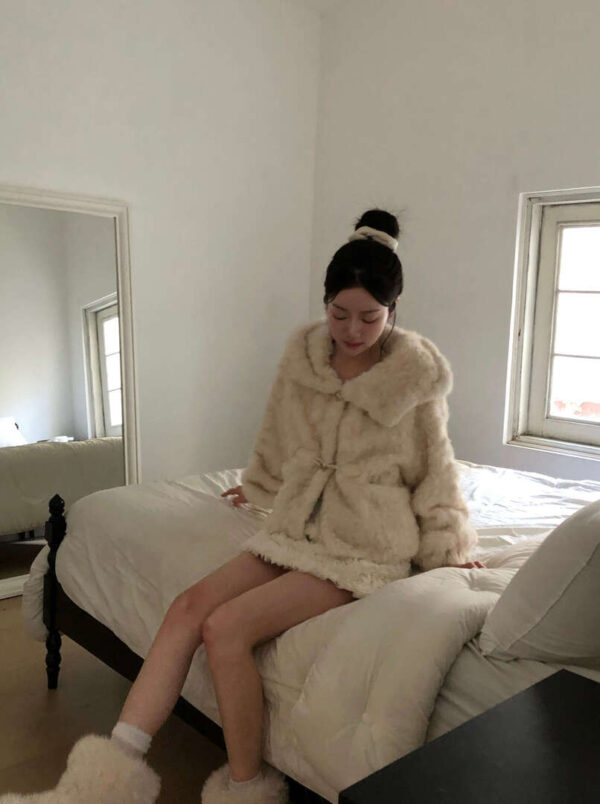 Y13 Bella貝拉的綿羊軟絨毛小斗篷外套