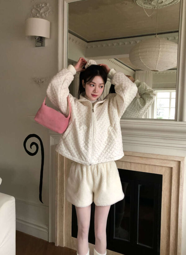 Y33 埃莉諾的小綿羊毛毛鬆緊腰短褲