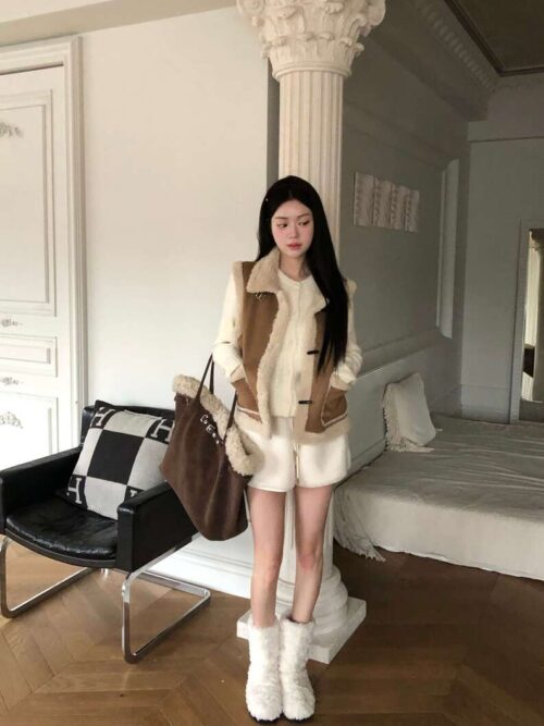 Y52 克拉瑪的麂皮絨毛牛角扣背心外套