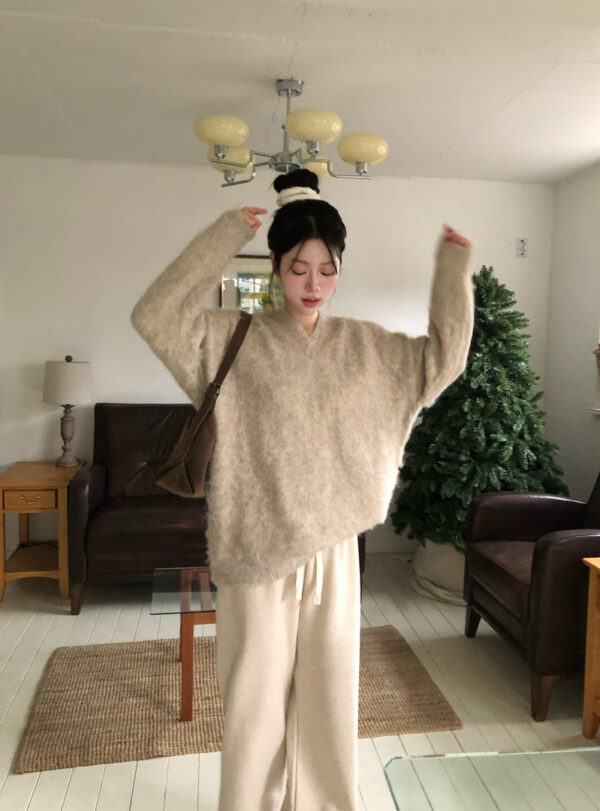 W09 Claire克萊爾的奶咖色絨毛v領毛衣