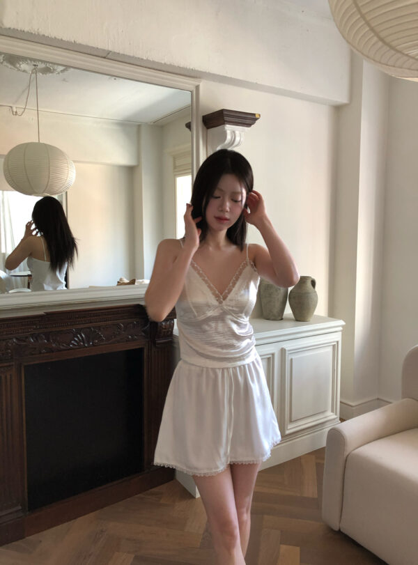 Z17 娜拉的緞面珍珠玫瑰蕾絲bra top背心