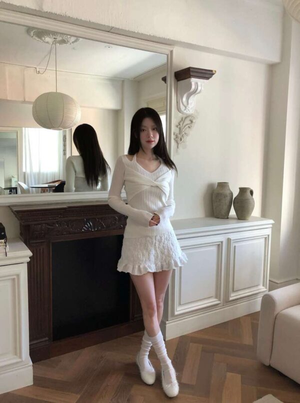 1 (14) Z25 Zora卓拉的繞脖彈力蝴蝶結針織上衣