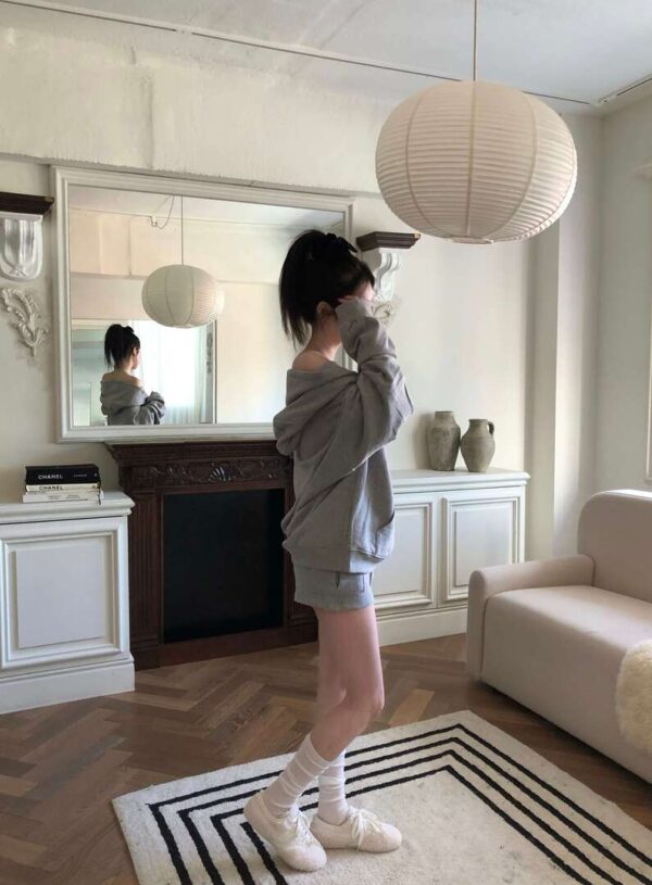 Z13 Selena賽琳娜的設計師一字領帽t上衣