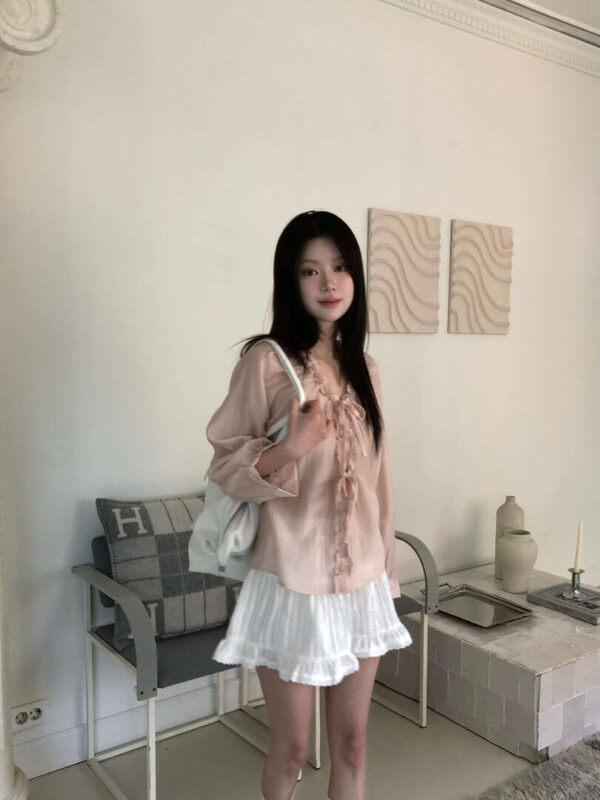 Z29 莫妮卡的柔粉捲邊蝴蝶結上衣