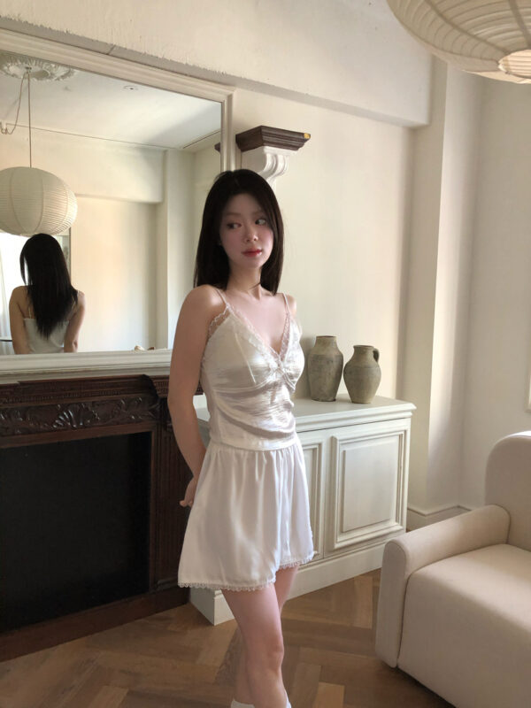 Z17 娜拉的緞面珍珠玫瑰蕾絲bra top背心