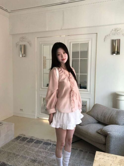 Z29 莫妮卡的柔粉捲邊蝴蝶結上衣
