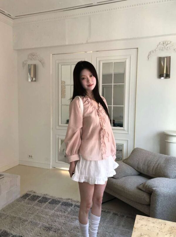 Z29 莫妮卡的柔粉捲邊蝴蝶結上衣