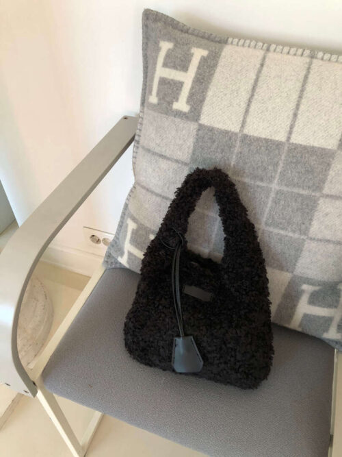 Z39 瑪格的黑色羊駝捲捲毛小包包