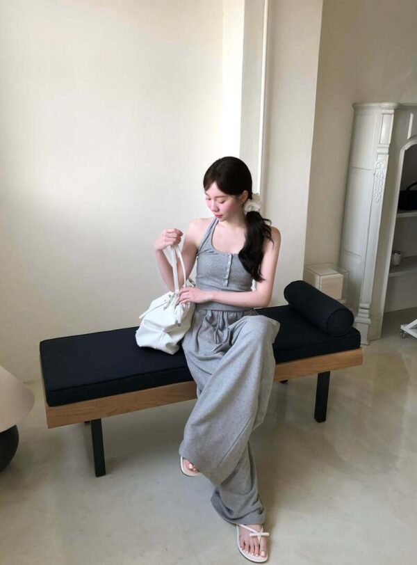 AB21 Annasie安娜西的削肩挖背天絲棉背心