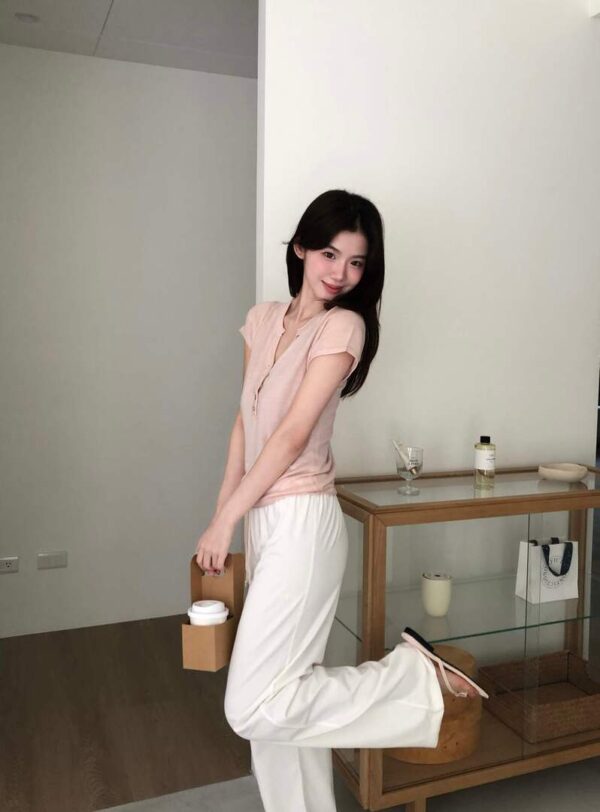 AC07 Eileen愛麗的貝殼捲邊柔軟天絲棉上衣