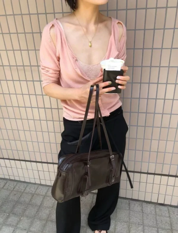 AD10 Capucine卡普辛的草莓玫瑰開扣露肩針織外套