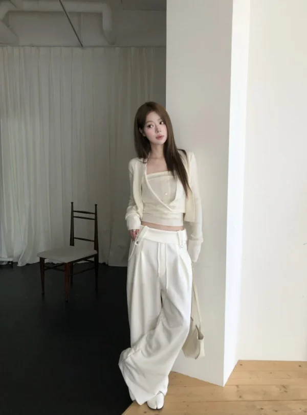 AD05 Cannes 坎城漫步·掛脖蝴蝶結柔膚針織上衣Set
