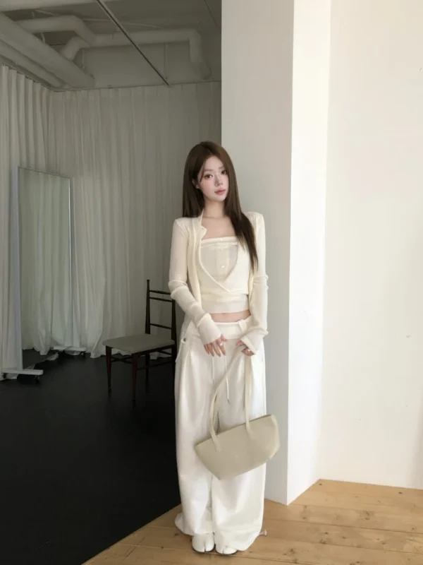 AD05 Cannes 坎城漫步·掛脖蝴蝶結柔膚針織上衣Set