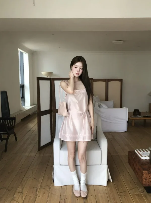 AD15 Deauville多維爾的柔粉微光蕾絲洋裝