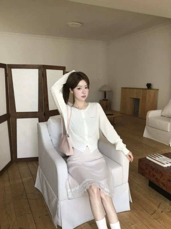 AD06 Céleste賽蕾絲特的柔霧貝殼扣薄針織外套