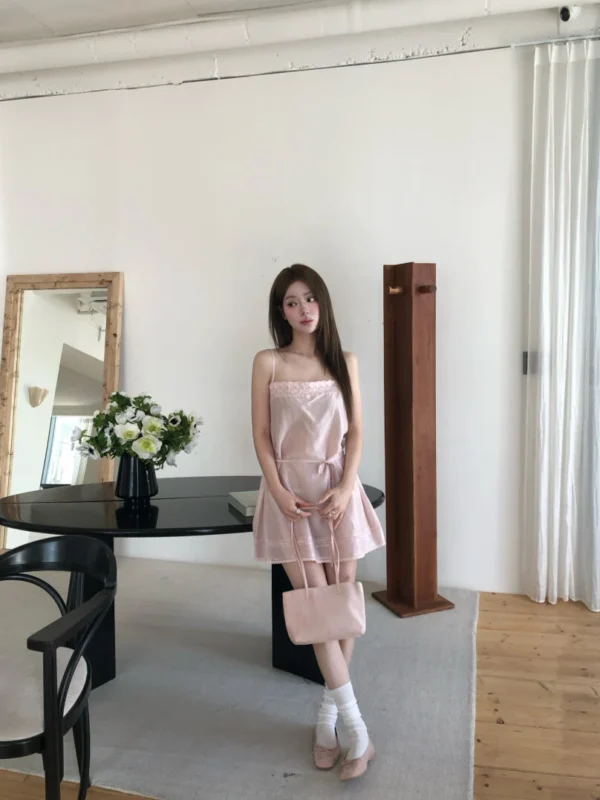 AD15 Deauville多維爾的柔粉微光蕾絲洋裝