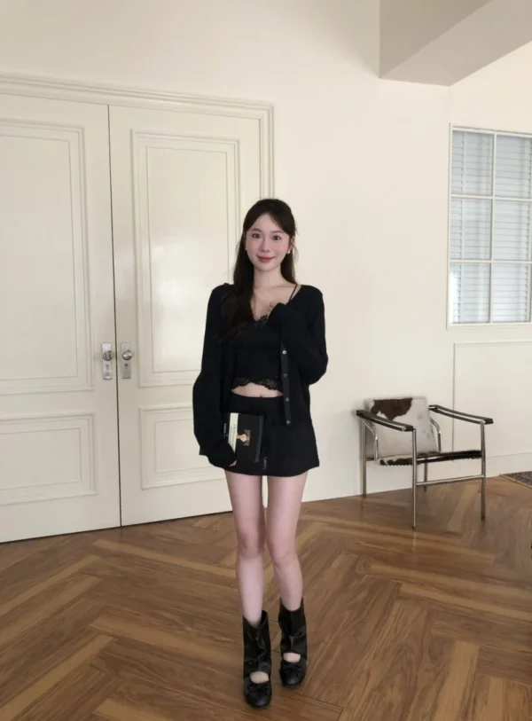 AD06 Céleste賽蕾絲特的柔霧貝殼扣薄針織外套