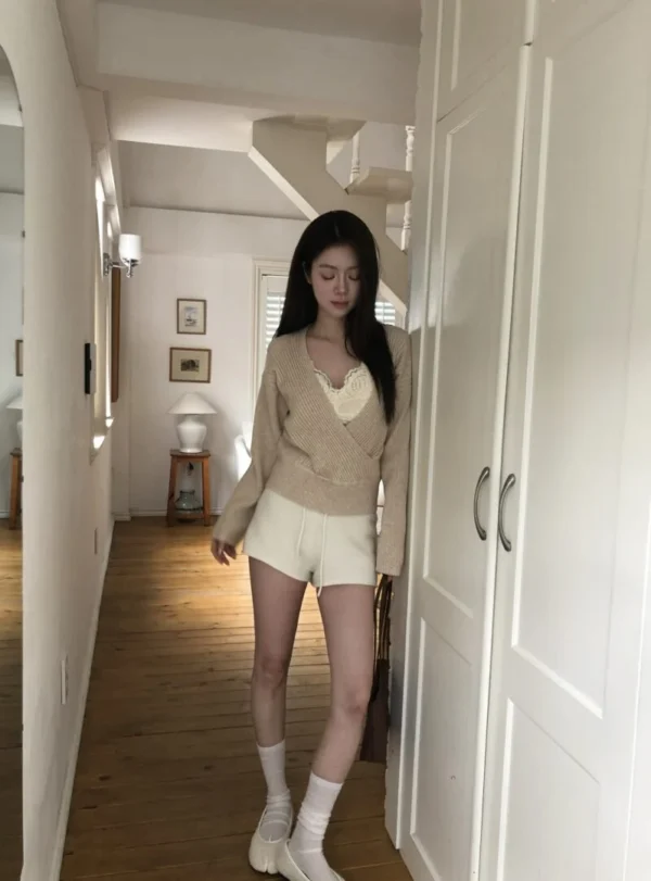 AE16 Cecilia賽西莉亞的慵懶露肩柔軟針織上衣