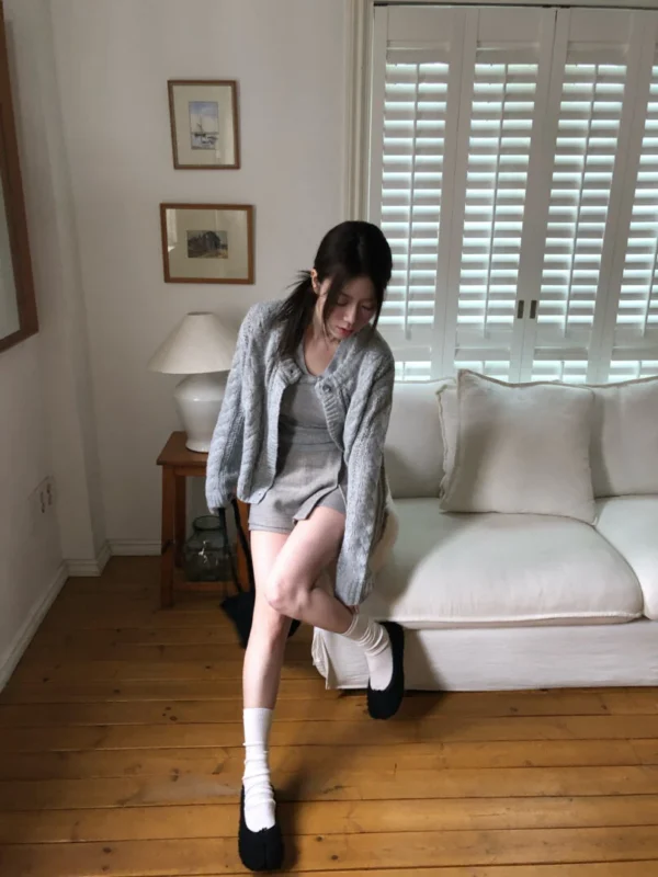 AE11 Delphine黛爾芬的精緻柔感針織短裙