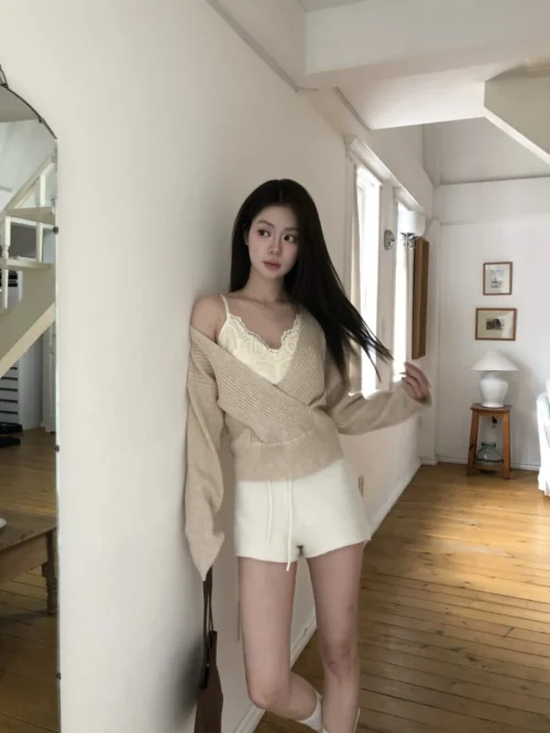AE16 Cecilia賽西莉亞的慵懶露肩柔軟針織上衣